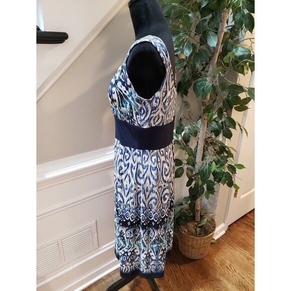 R&M Richards Sheath Dress Womens 12 White Blue Filigree Print Pleated Scoop Neck - Picture 12 of 12